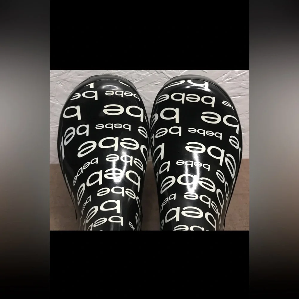 *See Description Bebe Girls Puddle Proof Rain Boots Black White Size M 13/1